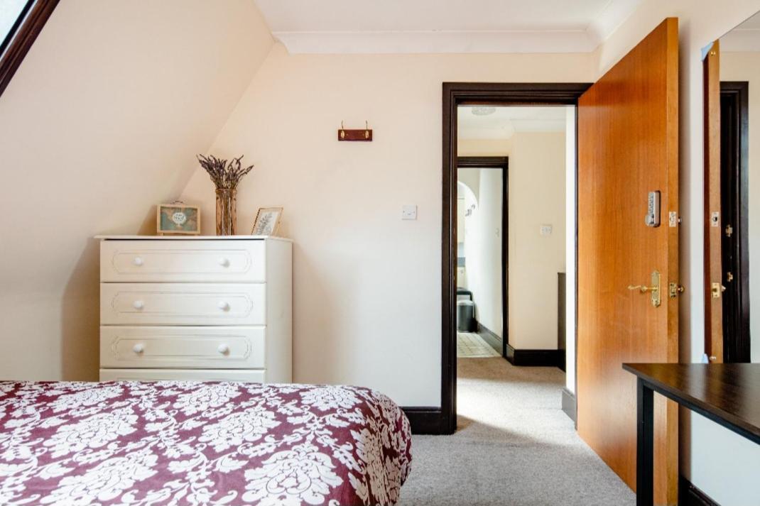 Double Room 2 Mins From Station Belvedere Buitenkant foto